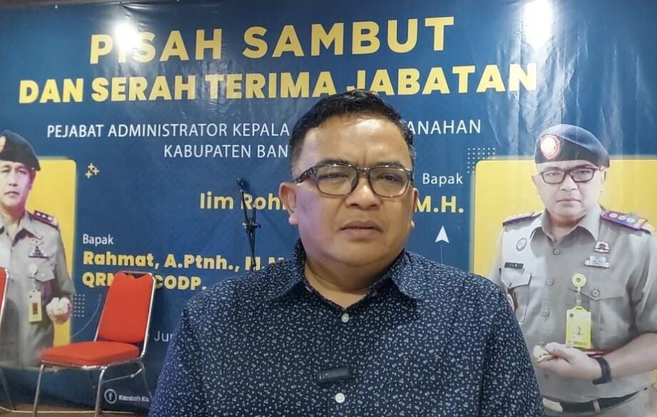 Begini Komentar Warga Saat Menerima Sertifikat Program PTSL Gratis